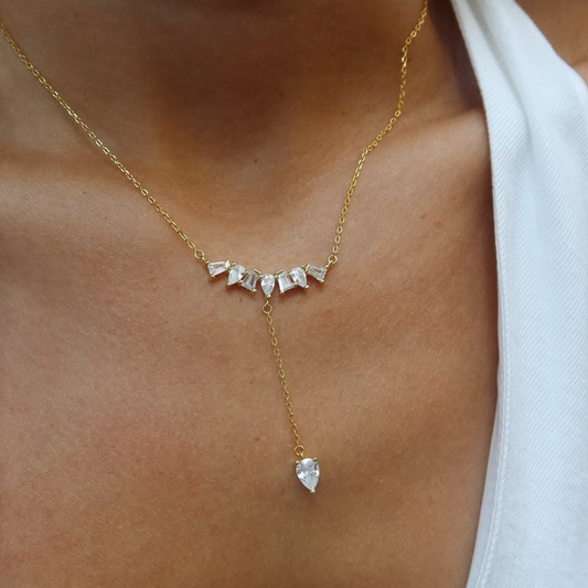 Single tear drop Necklace